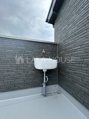 ̑ -
