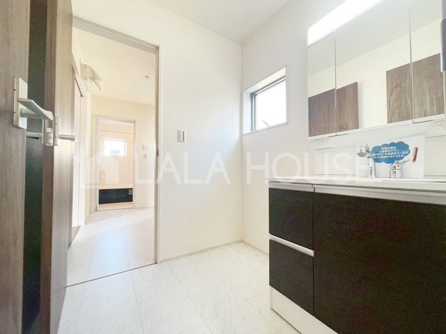 ʑEʏ 3ʃ~[͎̌[Xy[XB͉̂̂BāAXbLVvȐʑɁI