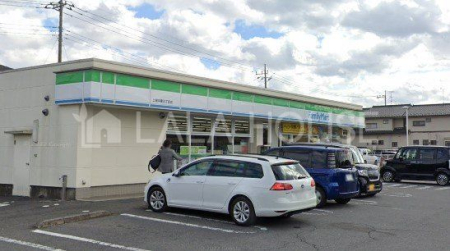 ���ӊ� �t�@�~���[�}�[�g������Ȍܒ��ړX �k��5���B 370m