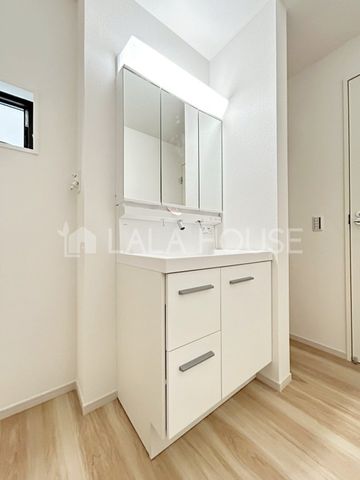 ʑEʏ 3ʃ~[͎̌[Xy[XB͉̂̂BāAXbLVvȐʑɁI