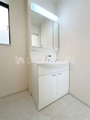 ʑEʏ X^CbVȃfUC̐ʉϑ