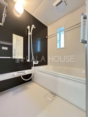 ���� ���������@�t�Ȃ̂ŁA�J�̓���ԕ����C�ɂȂ�G�߂����������ł��܂��B