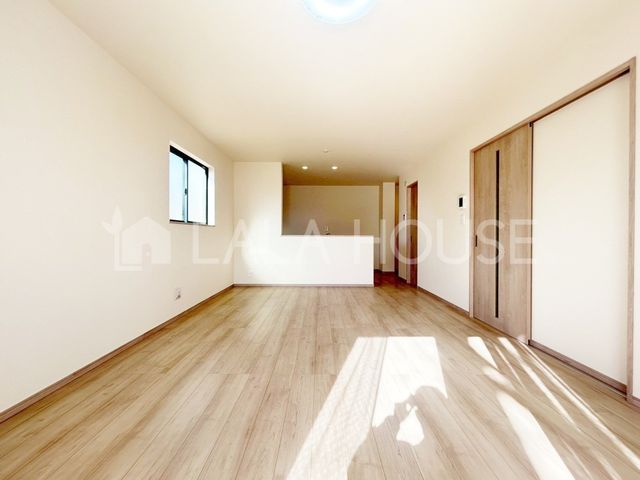 ���r���O �i�`�������Ȗؖڒ��̏�����؂̂ʂ��������������L�X�Ƃ���17.7���̃��r���O���[����