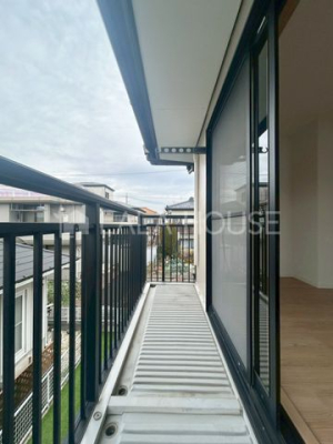 �o���R�j�[ -