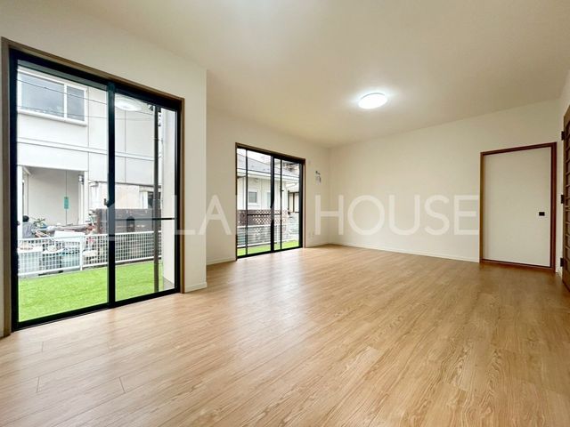 ���r���O �z����ǍD�B�������̍������ޖ��邢�����͌��M����ߖ�ł��܂��B