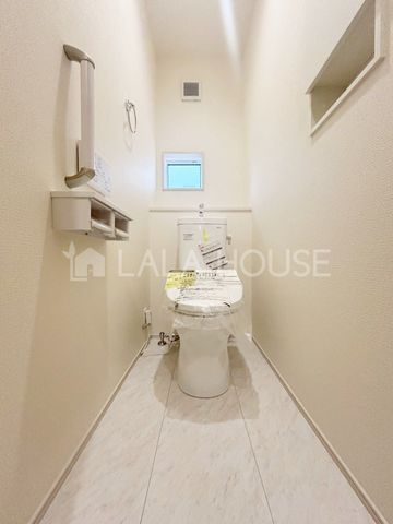 �g�C�� �g�C���ɂ͉��K�ȉ������֍��t����