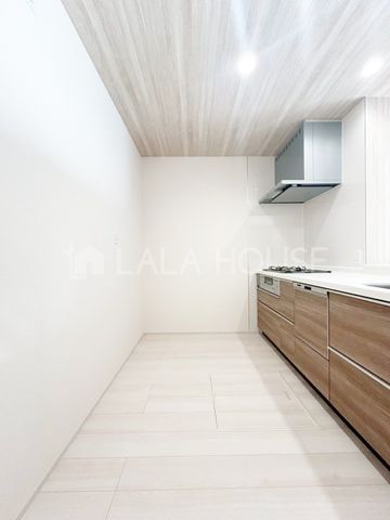 �L�b�`�� �①�ɂ�J�b�v�{�[�h��u���Ă������Ȃ�Ȃ��L�b�`���X�y�[�X��