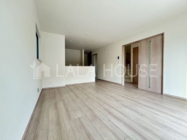 ���r���O �i�`�������Ȗؖڒ��̏�����؂̂ʂ��������������L�X�Ƃ���17.7���̃��r���O���[����