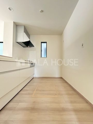 �L�b�`�� �①�ɂ�J�b�v�{�[�h��u���Ă������Ȃ�Ȃ��L�b�`���X�y�[�X��