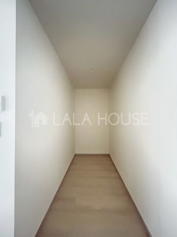 ���[ ��Ƃ肠��L�b�`�����ɁA�l�C�̃p���g���[���[�X�y�[�X����B�I��ݒu���ĉƓd��H�i�̕ۊǂɕ֗��ł��B���������}�����X�b�L�������L�b�`���Ɂ�