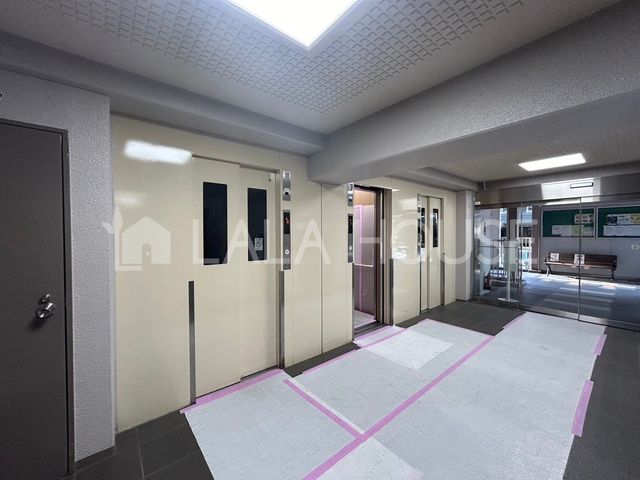 �G���g�����X �G���x�[�^�[��3���̂Œ��̍��G���������܂���