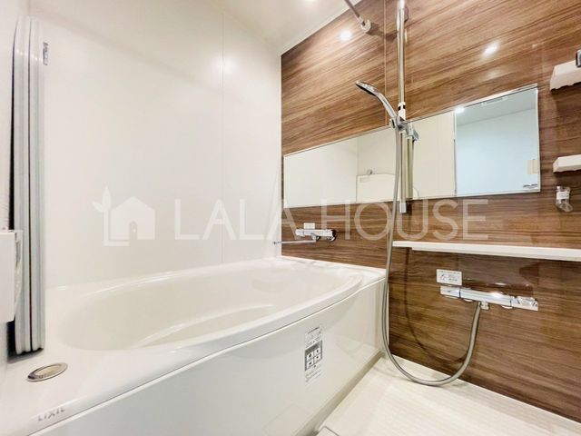 ���� ���������@�t�Ȃ̂ŁA�J�̓���ԕ����C�ɂȂ�G�߂����������ł��܂��B