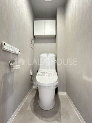 �g�C�� �g�C���ɂ͉��K�ȉ������֍��t��