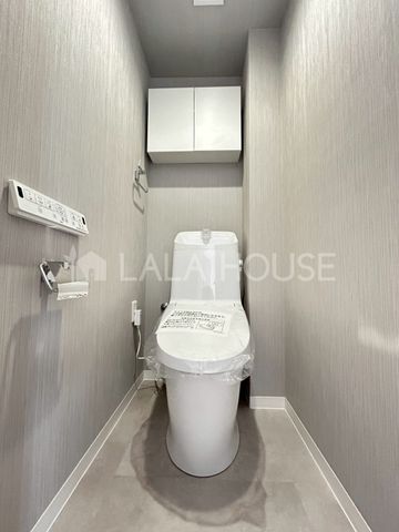 �g�C�� �g�C���ɂ͉��K�ȉ������֍��t��