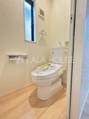 �g�C�� �g�C���ɂ͉��K�ȉ������֍��t��