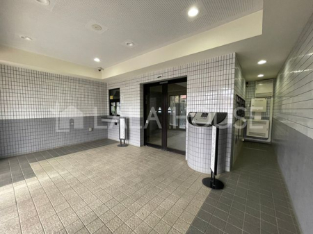 �G���g�����X �I�[�g���b�N�t���̃G���g�����X