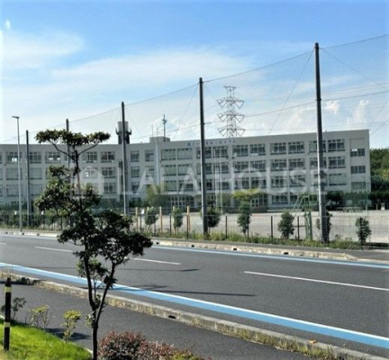 ���ӊ� �������܎s�������w�Z �k��8���B 590m