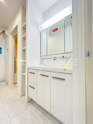 ���ʑ�E���ʏ� ����������X�^�C���b�V���ȃf�U�C���̐��ʉ��ϑ�I���[�I�t���ŕ֗��ł���