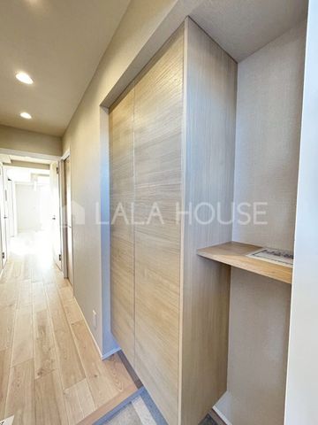 ���� ���։��ɃV���[�Y�{�b�N�X�����Ă���̂ŁA�Еt�������ւ��L�[�v�ł��܂�