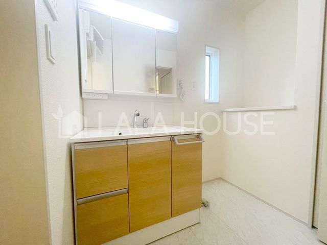 ���ʑ�E���ʏ� ���[�����Ղ���ʏ��I�������������胁�C�N������A�g���Ղ�3�ʋ��ł���