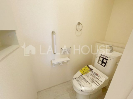 �g�C�� �g�C���ɂ͉��K�ȉ������֍��t��