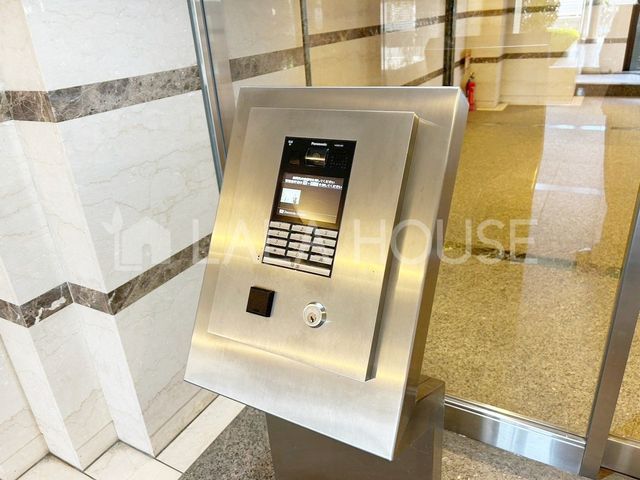 �G���g�����X �s�R�҂⊩�U���Ȃǂ��������ɗ�������̂�h���I�[�g���b�N�t���B