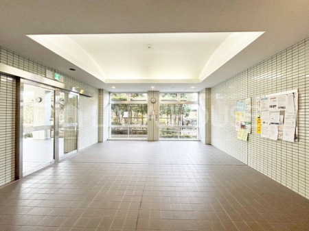 �G���g�����X -