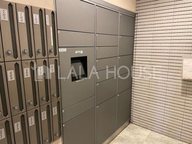 �G���g�����X �s�ݎ��ł��ו����󂯎����z�{�b�N�X�������p�ł��܂�