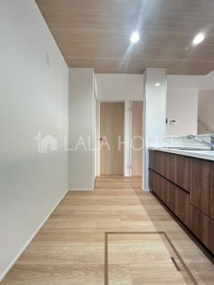 �L�b�`�� �①�ɂ�J�b�v�{�[�h��u���Ă������Ȃ�Ȃ��L�b�`���X�y�[�X��