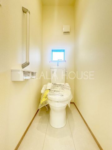 �g�C�� �g�C���ɂ͉��K�ȉ������֍��t��