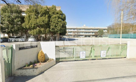 ���ӊ� �������܎s���Ж����w�Z �k��14���B 1050m