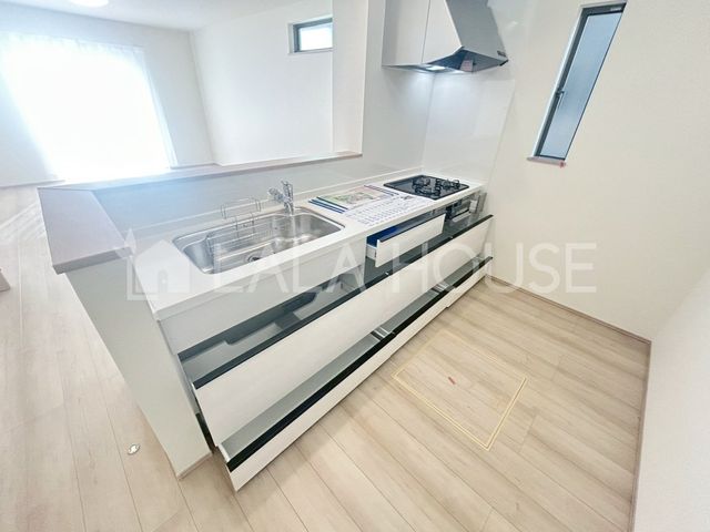 �L�b�`�� ���[�͂̂���V�X�e���L�b�`���I