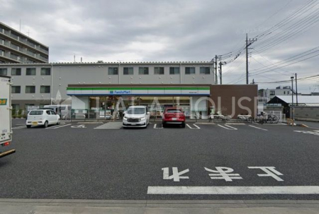 ���ӊ� �t�@�~���[�}�[�g����{�ܒ��ړX �k��5���B 320m