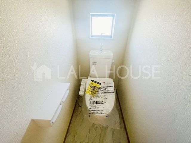 �g�C�� �g�C���ɂ͉��K�ȉ������֍��t��