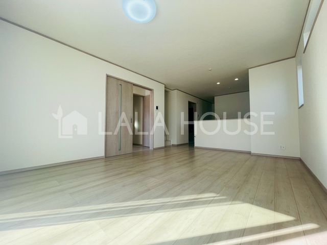 ���r���O �L�XLDK20.12�����������ꂽ�f�U�C���ƍŐV�@�\�ŐS�n�̂悢���Z��Ԃ����񋟂��܂��B