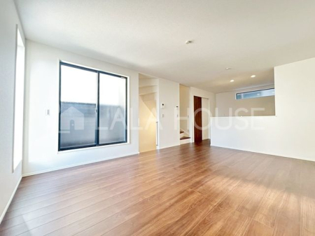 ���r���O �q��ĉƑ��̃R�~���j�P�[�V��������ރ��r���O�C���K�i�͎q�ǂ������C�ɓ���̋�ԁ�