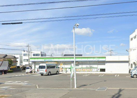 ���ӊ� �t�@�~���[�}�[�g�����������X �k��4���B 280m