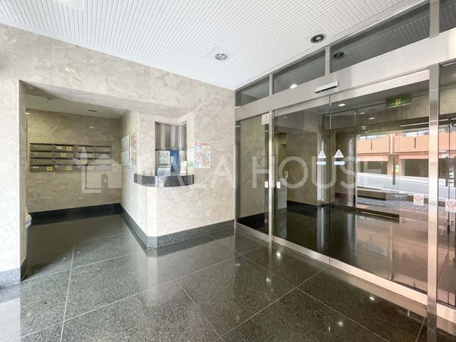 �G���g�����X -