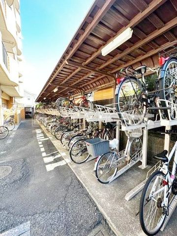 ���̑� ���֏�͉����t���Ȃ̂ŁA�J���̉e����h�����Ƃ��ł��܂��B