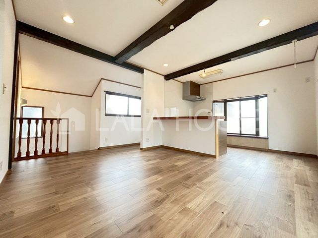 ���r���O �S�����t�H�[���ς݂̐V�����Z�܂��ŁA���K�ȕ�炵���������S�n�悢��Ԃ����񋟂��܂��B