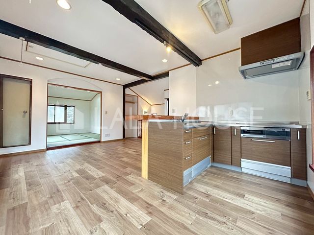 ���r���O -