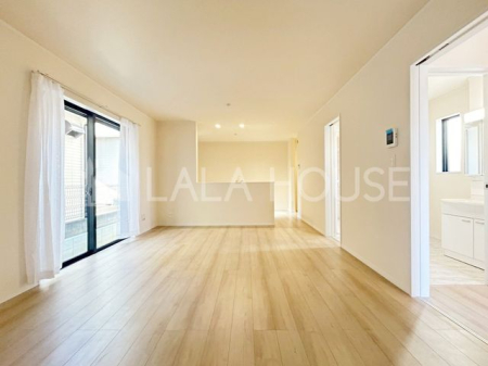 ���r���O ���R���Ŗ�������閾�邭�J�������郊�r���O��