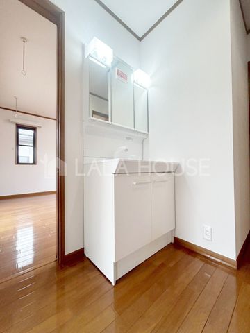 ���ʑ�E���ʏ� 2�K�ɂ����ʉ��ϑ䂠��