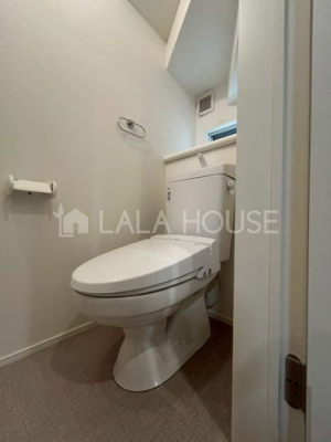 �g�C�� �g�C���ɂ͉��K�ȉ������֍��t��