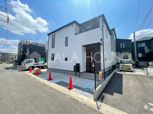 ���n�O�ώʐ^ 4�������H�w�k��7���I�ו����w�Z�k��2���E�ו����w�Z�k��5����R���r�j�E�h���b�O�X�g�A�k��8����