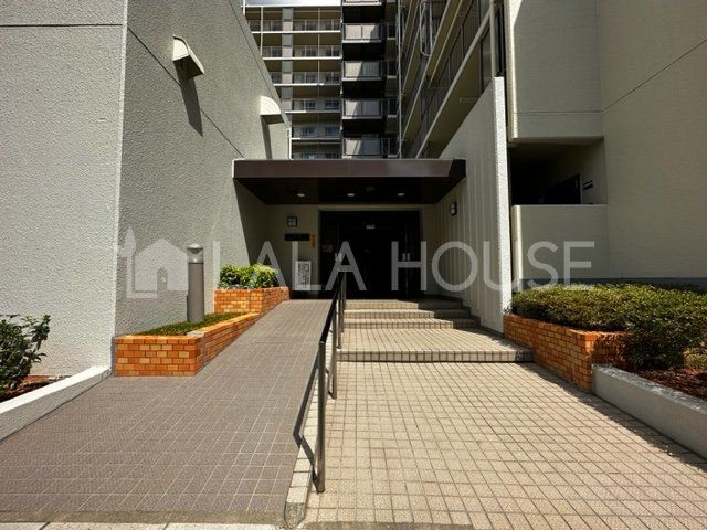 �G���g�����X -