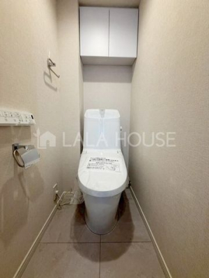 �g�C�� �g�C���ɂ͉��K�ȉ������֍��t��