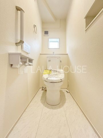 �g�C�� �g�C���ɂ͉��K�ȉ������֍��t��