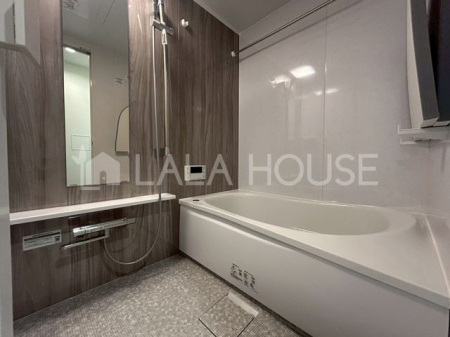 ���� ���������@�t�Ȃ̂ŁA�J�̓���ԕ����C�ɂȂ�G�߂����������ł��܂��B