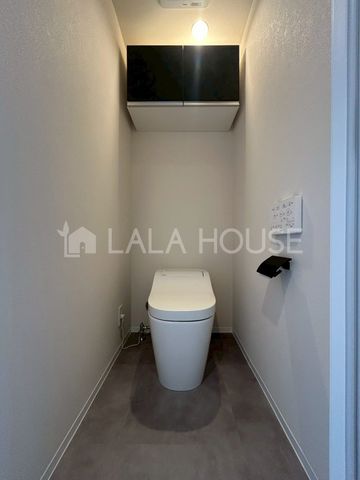 �g�C�� �g�C���ɂ͉��K�ȉ������֍��t��